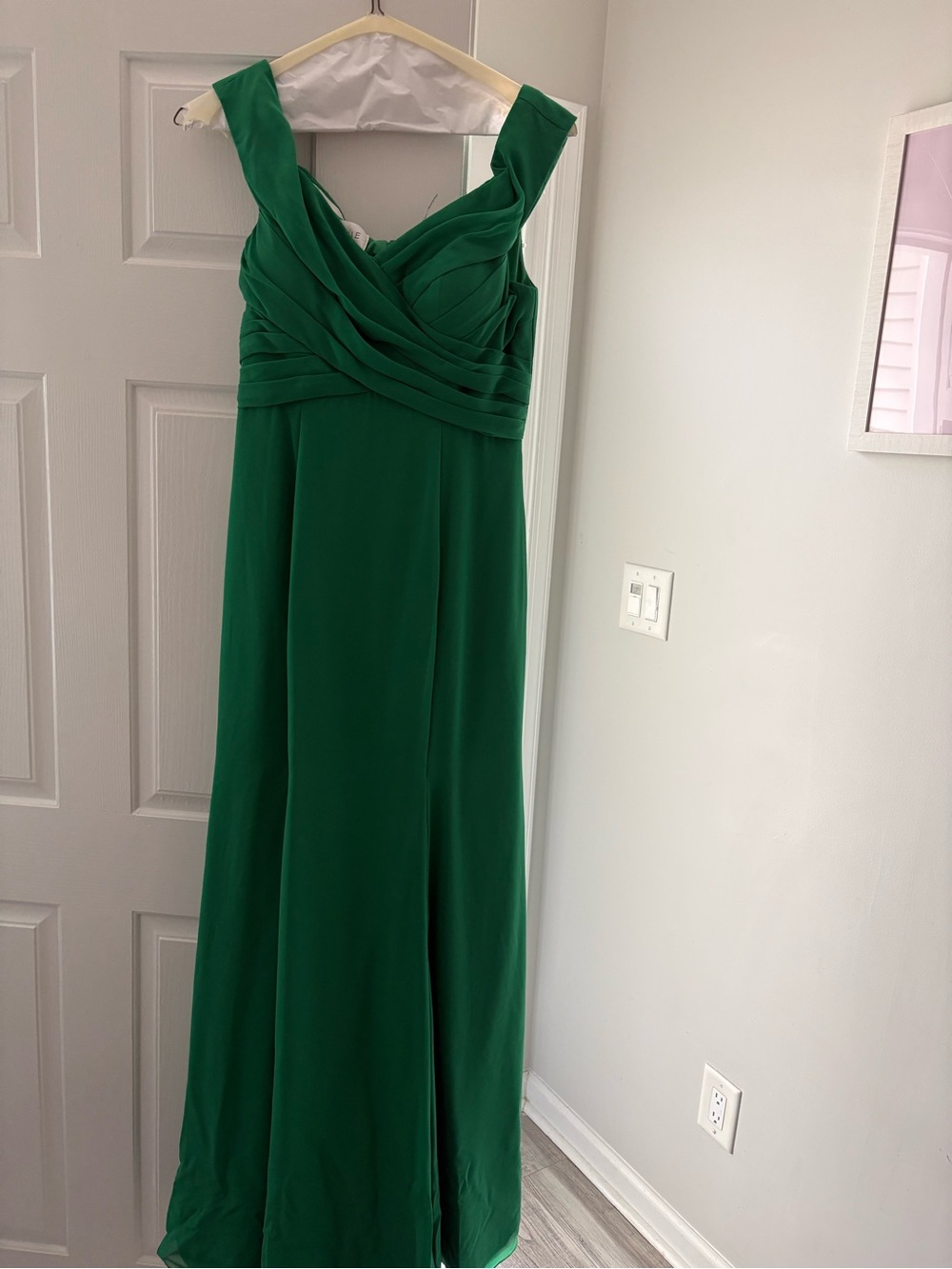 Azazie Elegant Green V-Neck Sleeveless Evening Dress
